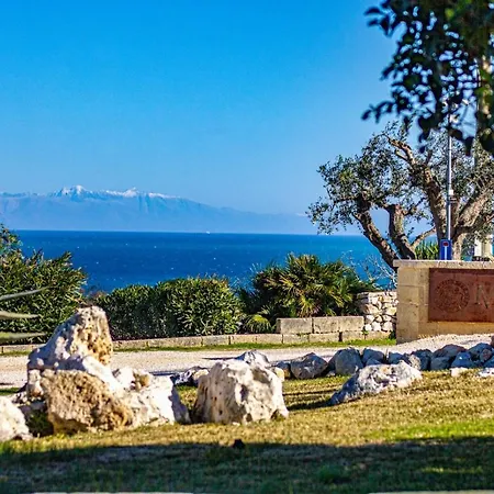 מלון Masseria Dei Monaci (adults Only) אוטרנטו